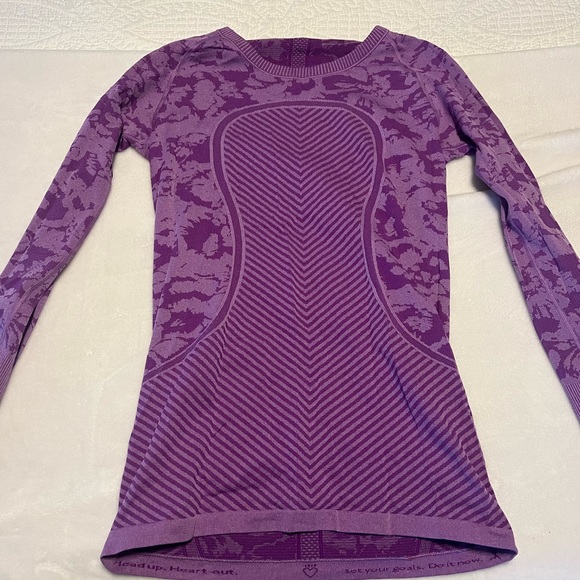 Lululemon Swiftly Tech Long Sleeve Crew Purple Camo Size 10 - Picture 3 of 16